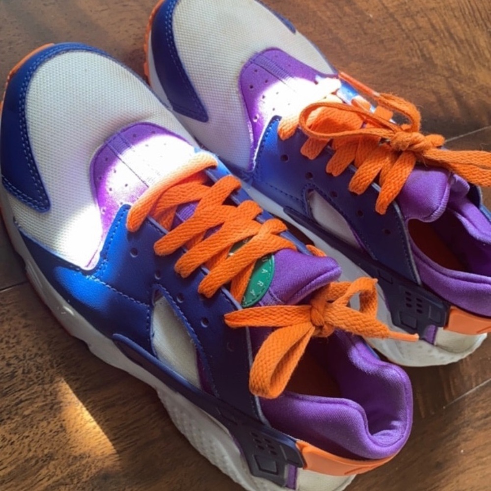 Nike Hurraches Size 5.5Y Boys